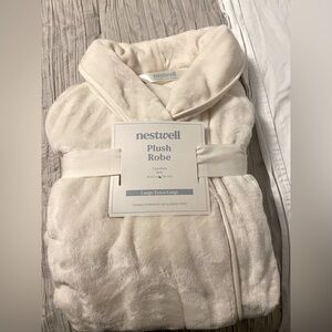 Nestwell Plush Robe